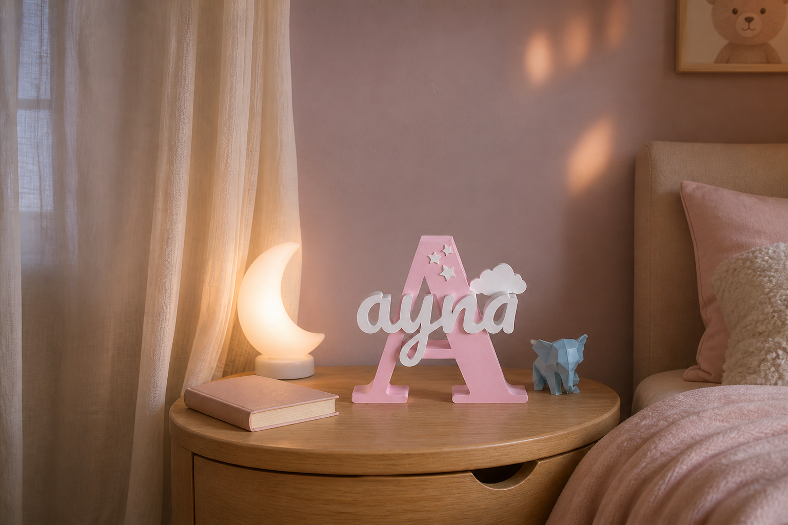 Exemple de lettre Ayna avec un éléphant décoratif distinct
